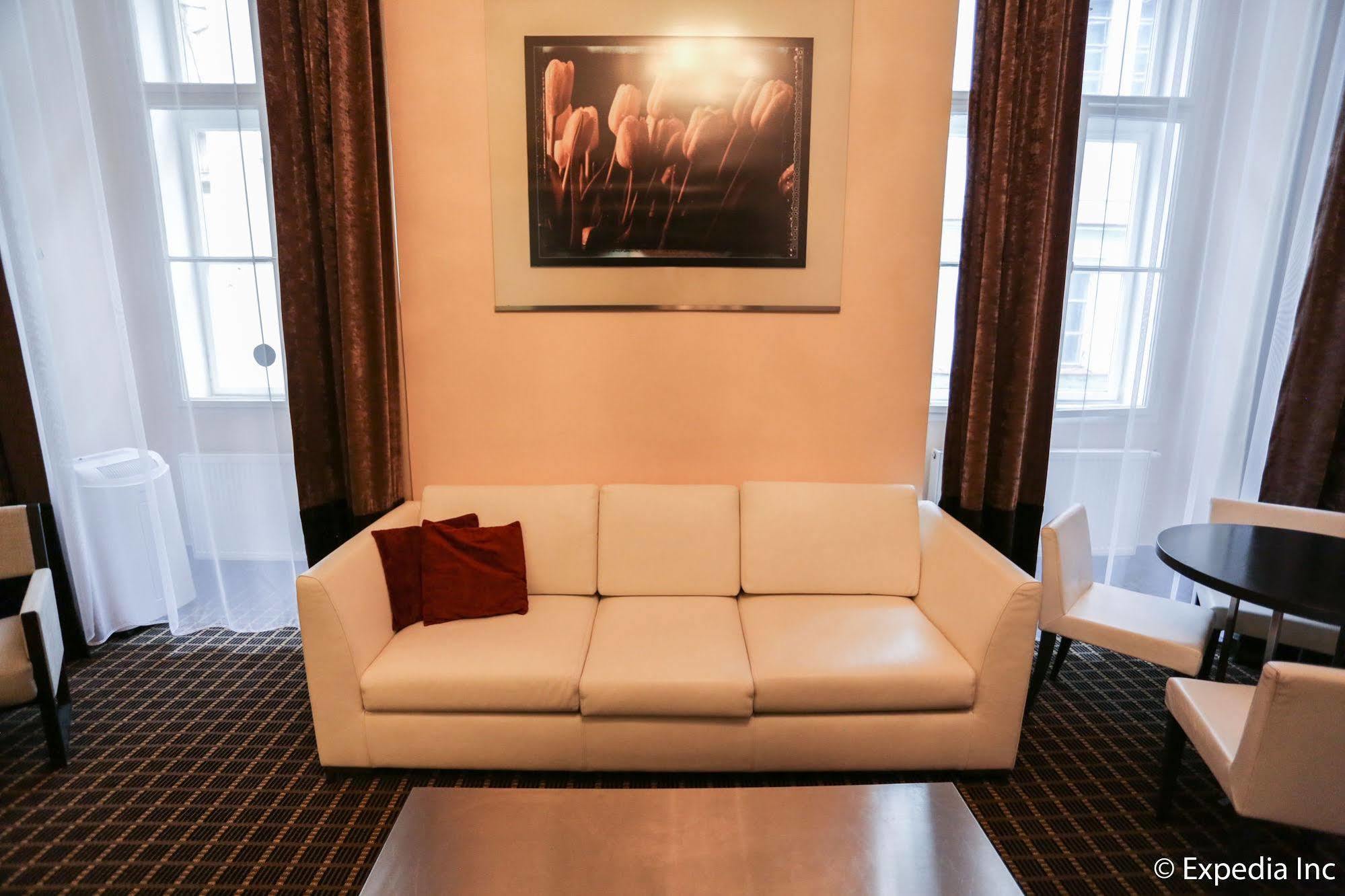 Apart-hotel Old Town Square By Emblem Praga