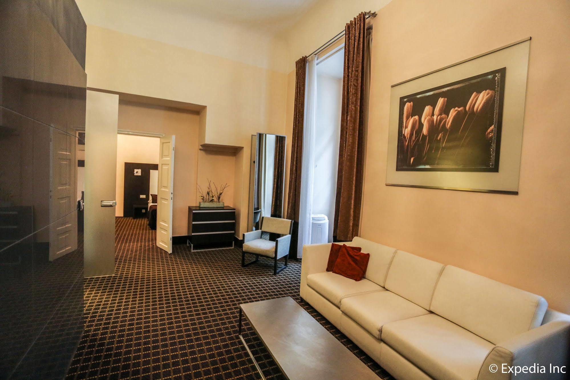 Apart-hotel Old Town Square By Emblem