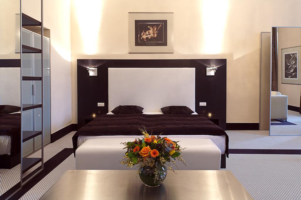 Old Town Square By Emblem Apart-hotel Praga